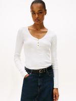 Top-con-cuello-henley-con-botones