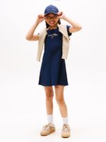 Vestido-de-corte-skater-con-logo-script