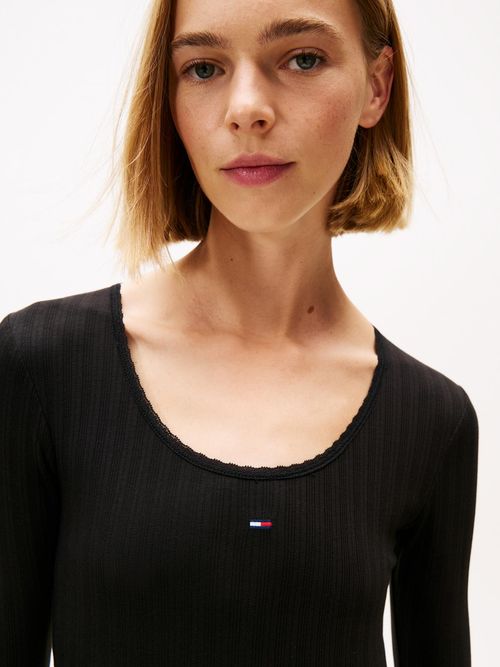 Vestido-mini-de-punto-irregular-con-estilo-moderno