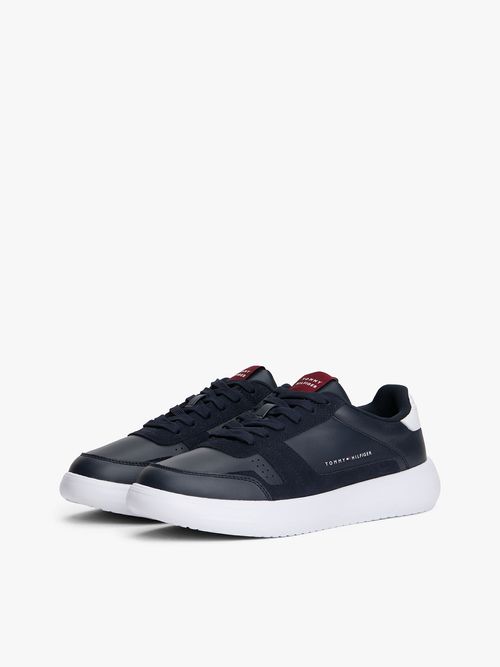 Zapatillas-con-suela-finamente-dentada