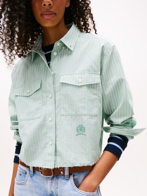 Camisa-cropped-de-corte-amplio-con-bordado