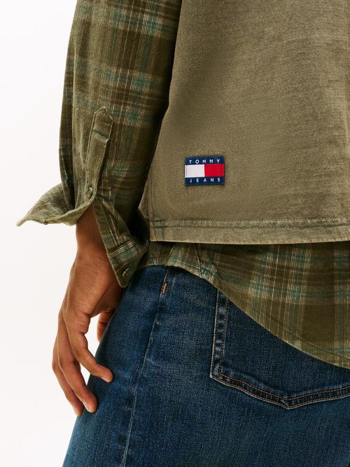 Camiseta-de-corte-clasico-con-logo