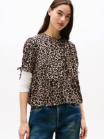 Blusa-con-manga-corta-y-estampado-de-leopardo