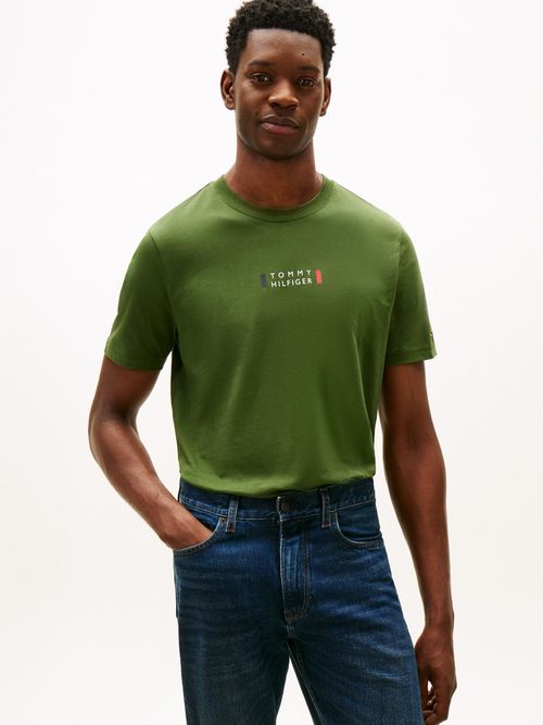 Camiseta-con-estampado-pequeño-central-brand-love-