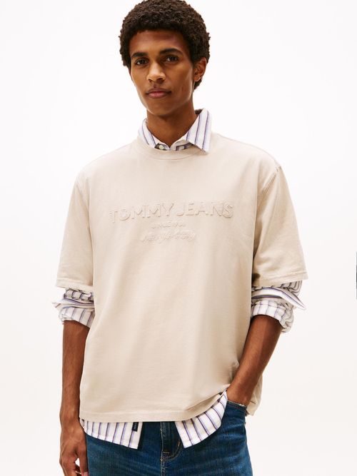 Camiseta-de-corte-clasico-con-logo