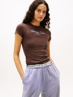 Camiseta-essential-de-corte-slim-con-logo-script