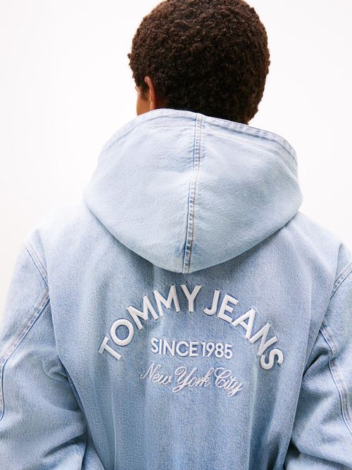 Chaqueta-bomber-con-capucha-de-denim-