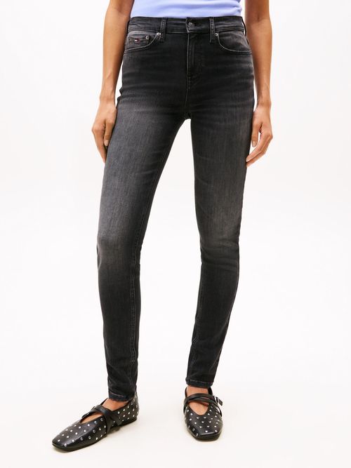 Jeans-Nora-de-corte-skinny-y-talle-medio