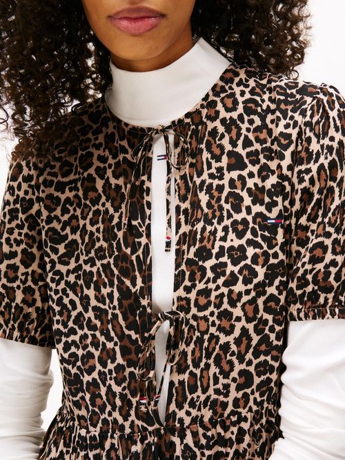 Minivestido-con-lazada-y-estampado