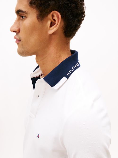 Polo-de-corte-regular-con-logo-grafico