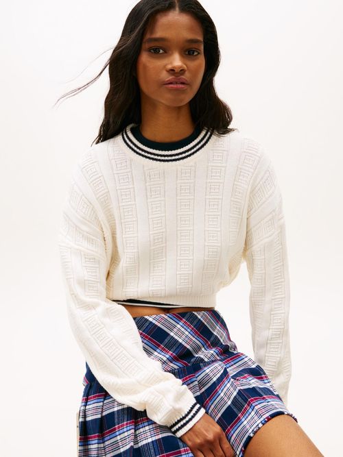 Sueter-con-tejido-trenzado-monograma