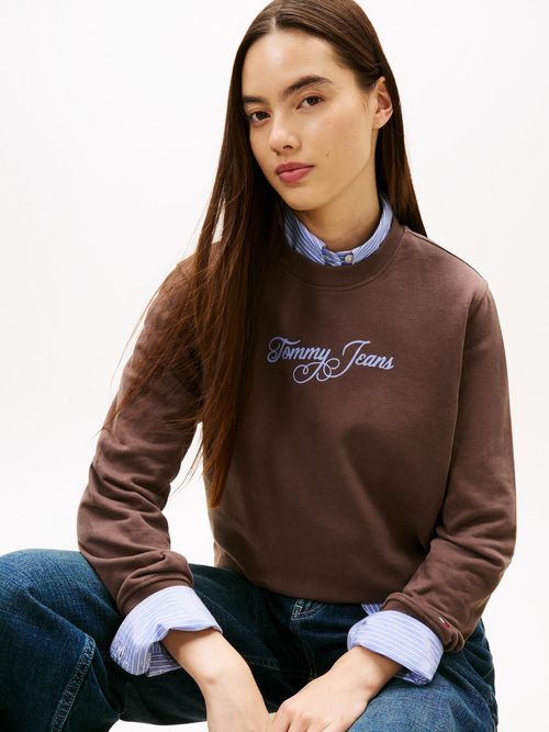 Sueter-essential-de-corte-regular-con-logo