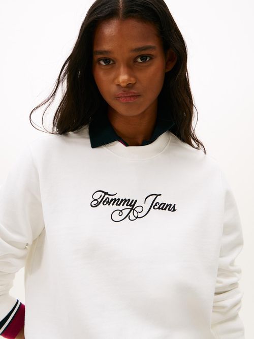 Sueter-essential-de-corte-regular-con-logo