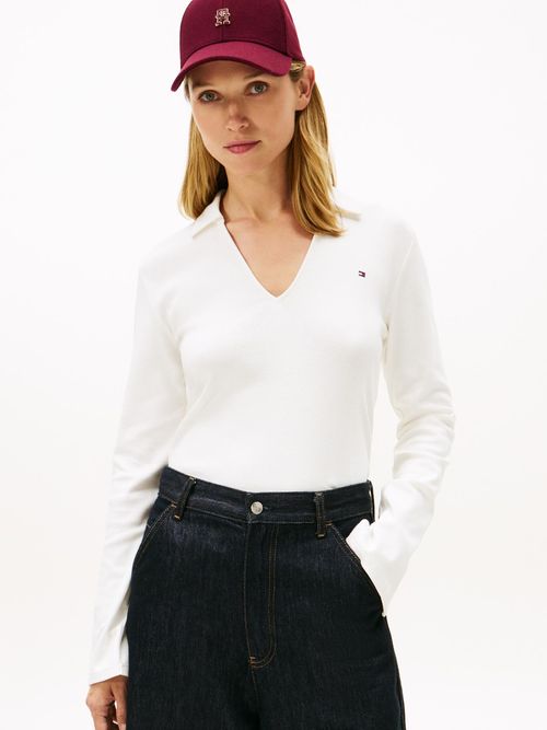 Polo-manga-larga-con-logo-bordado-en-el-pecho