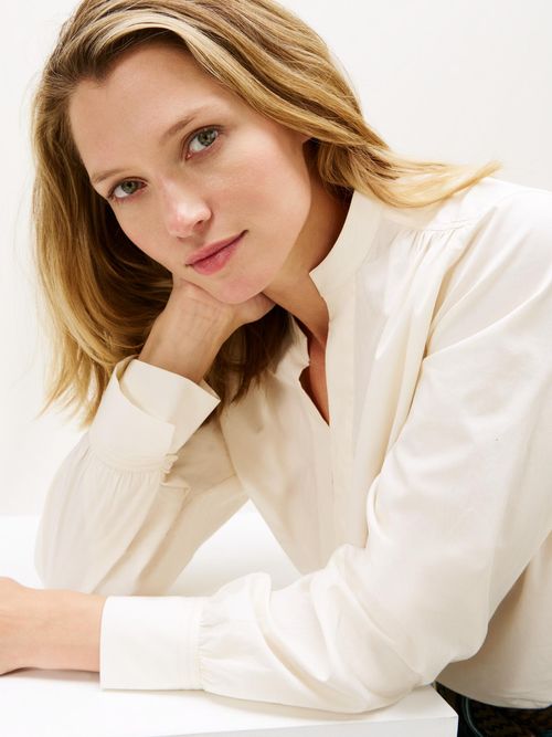 Blusa-de-popelina-con-mangas-largas