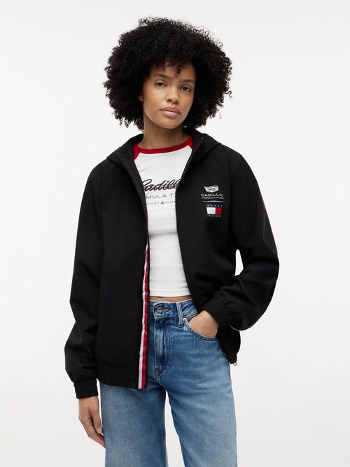 Cortavientos-TH-x-Cadillac-Formula-1®-Team-con-capucha