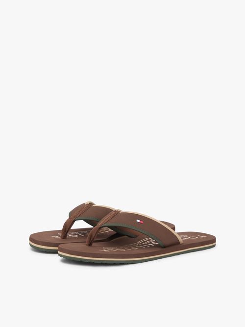 Chancletas-para-playa-con-logo-