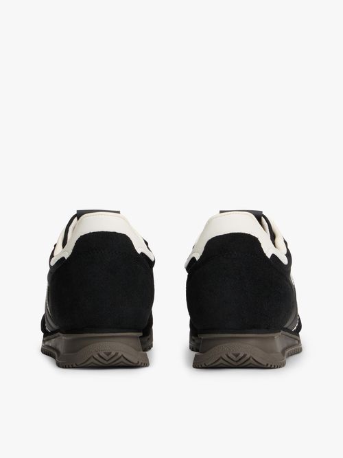 Zapatillas-retro-runner-con-logo