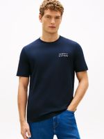 Camiseta-de-cuello-redondo-con-logo