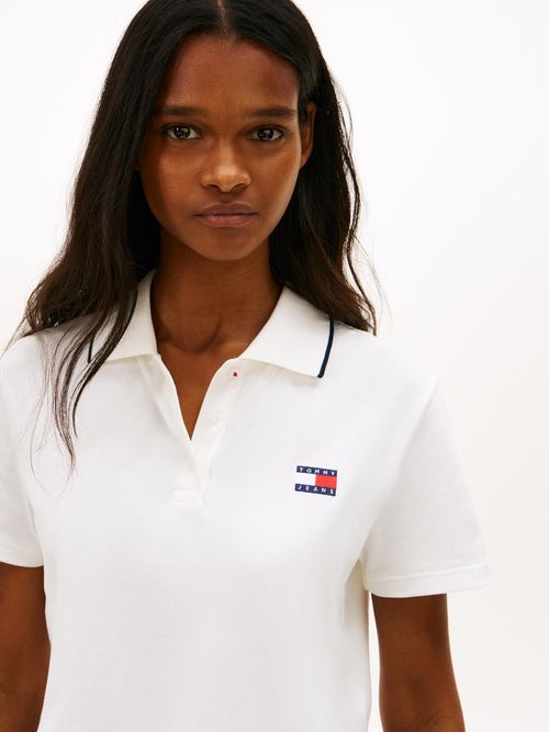 Polo-de-corte-cropped-con-diseño-de-rayas