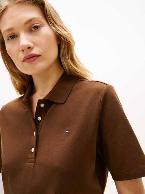 Polo-1985-de-corte-regular-con-logo-bordado