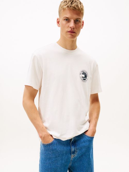 Camiseta-amplia-con-eslogan