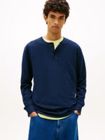 Camiseta-manga-larga-con-cuello-henley