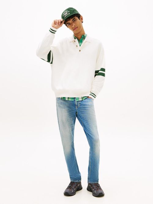 Jeans-Austin-ajustados-con-pernera-conica