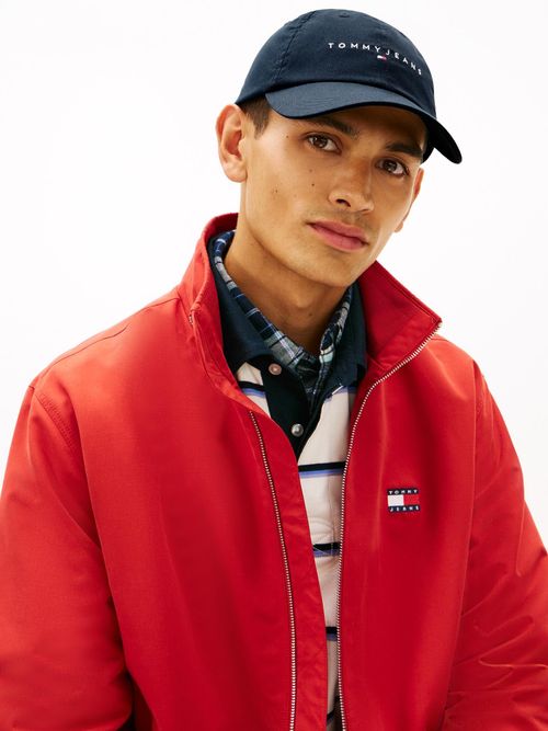 Gorra-de-beisbol-con-logo-bordado