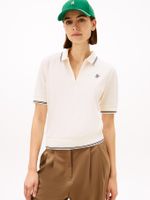 Polo-de-pique-con-logo-bordado
