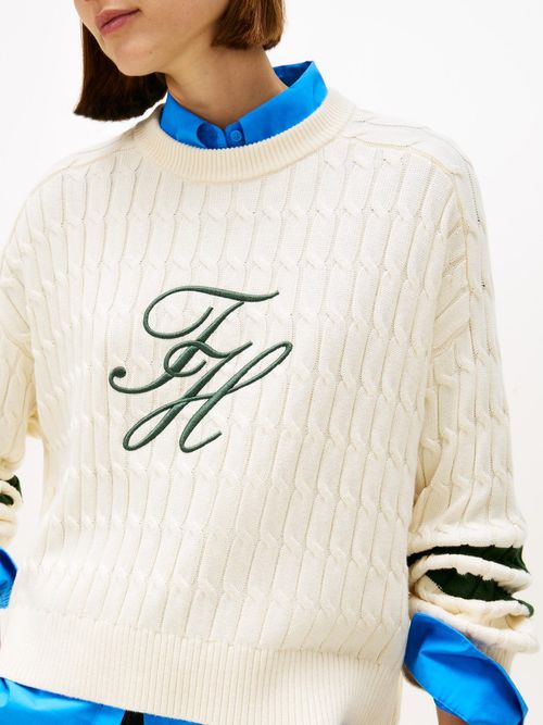 Sueter-de-cuello-redondo-con-logo-script-grafico