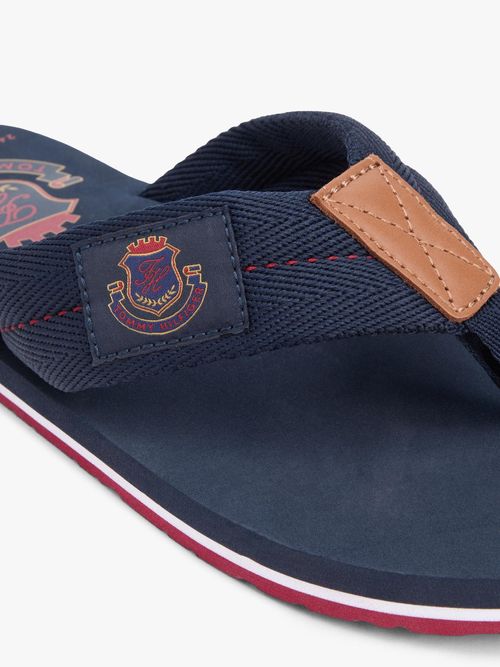 Chancletas-con-parche-con-escudo