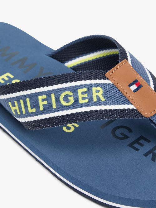 Chancletas-de-tiras-de-textil-trenzado-con-logo