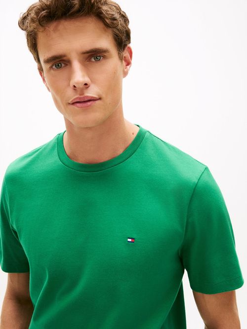 Camiseta-de-cuello-redondo-con-logo-bordado