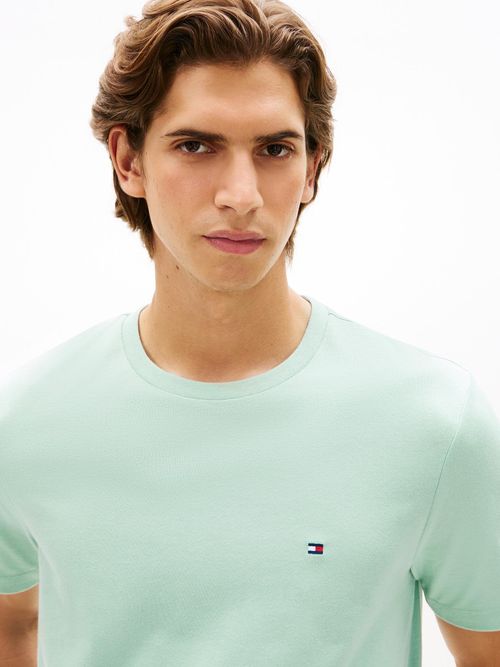 Camiseta-de-cuello-redondo-con-logo-bordado