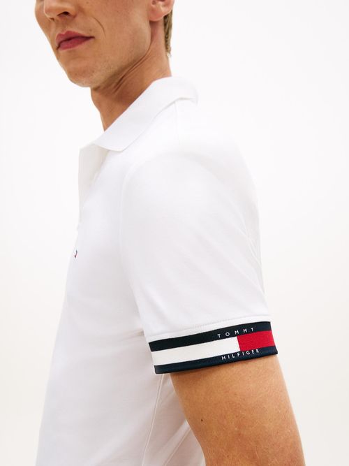 Polo-con-corte-slim-de-punto-interlock