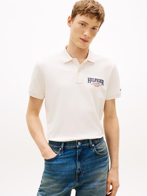 Polo-de-corte-regular-con-logo-en-el-pecho