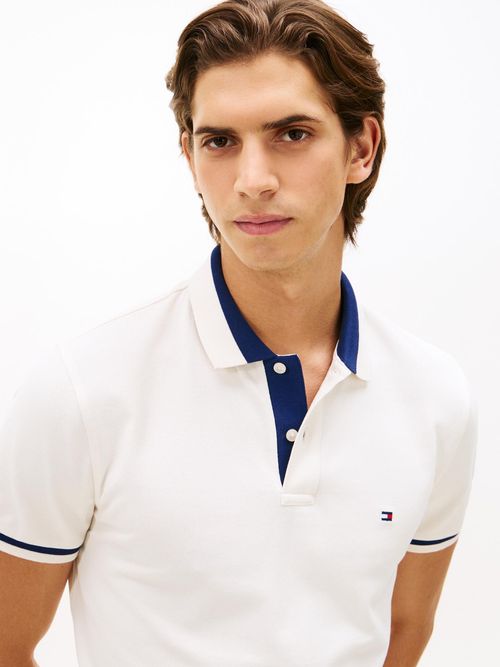 Polo-de-corte-regular-con-ribeteado