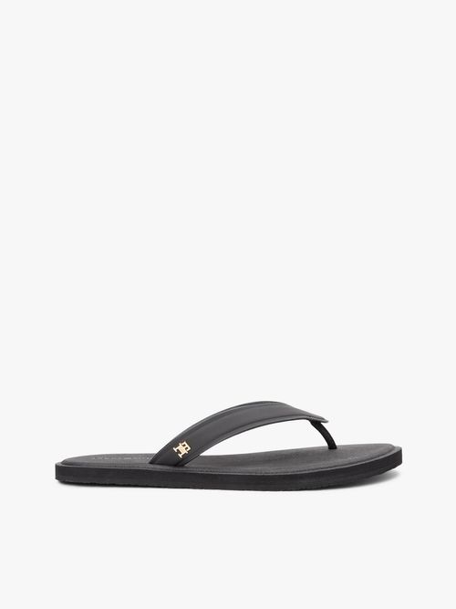 Chancletas-con-monograma-TH