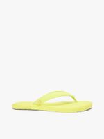 Chancletas-con-monograma-TH
