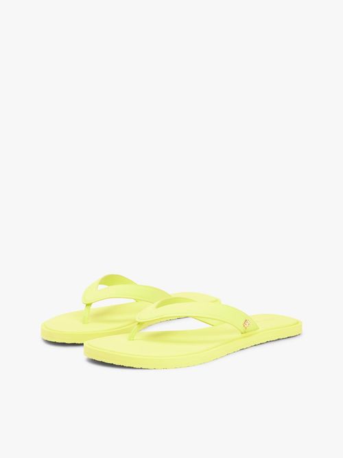 Chancletas-con-monograma-TH