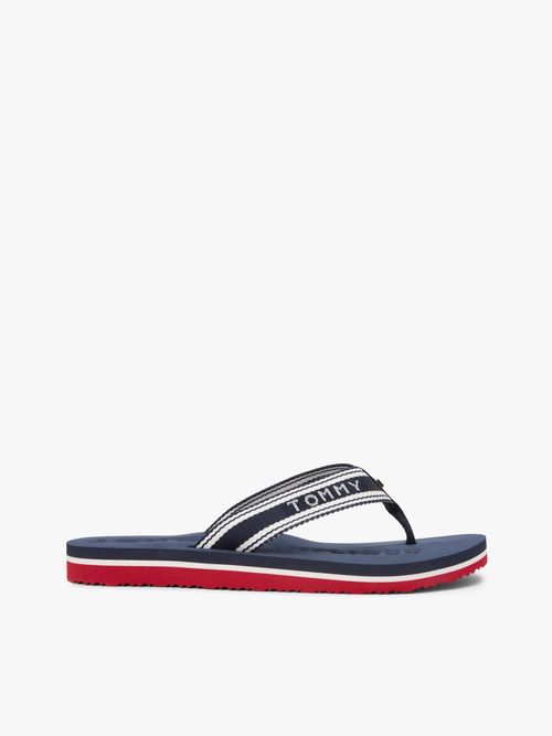 Chancletas-con-tiras-de-tejido-trenzado