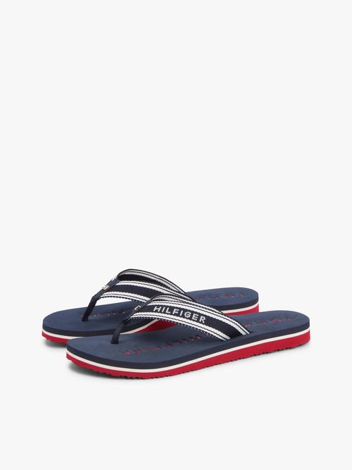 Chancletas-con-tiras-de-tejido-trenzado