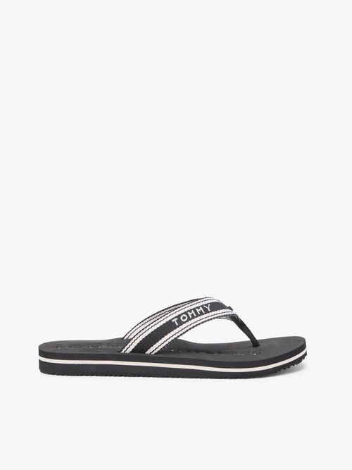 Chancletas-con-tiras-de-tejido-trenzado