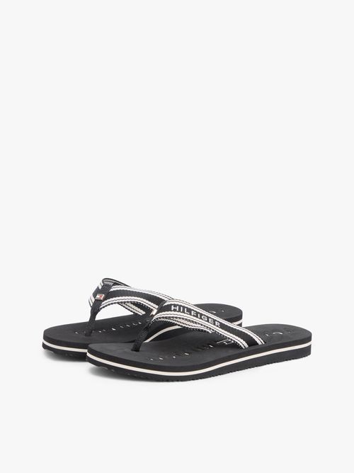 Chancletas-con-tiras-de-tejido-trenzado