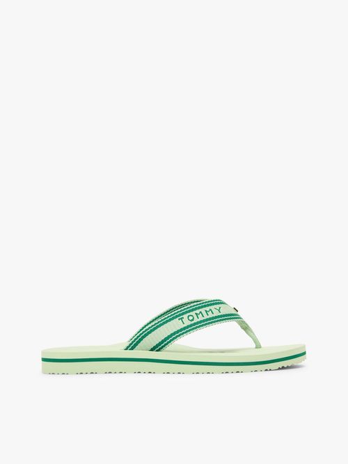 Chancletas-con-tiras-de-tejido-trenzado