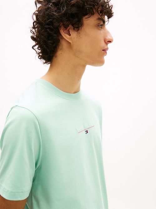 Camiseta-de-cuello-redondo-con-logo
