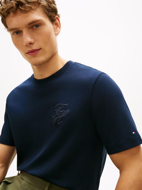 Camiseta-de-cuello-redondo-con-logo-tonal