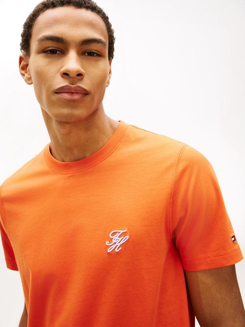 Camiseta-manga-corta-con-logo-script