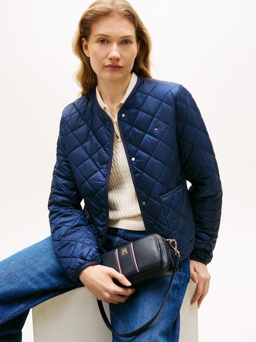 Bolso-con-cinta-distintiva